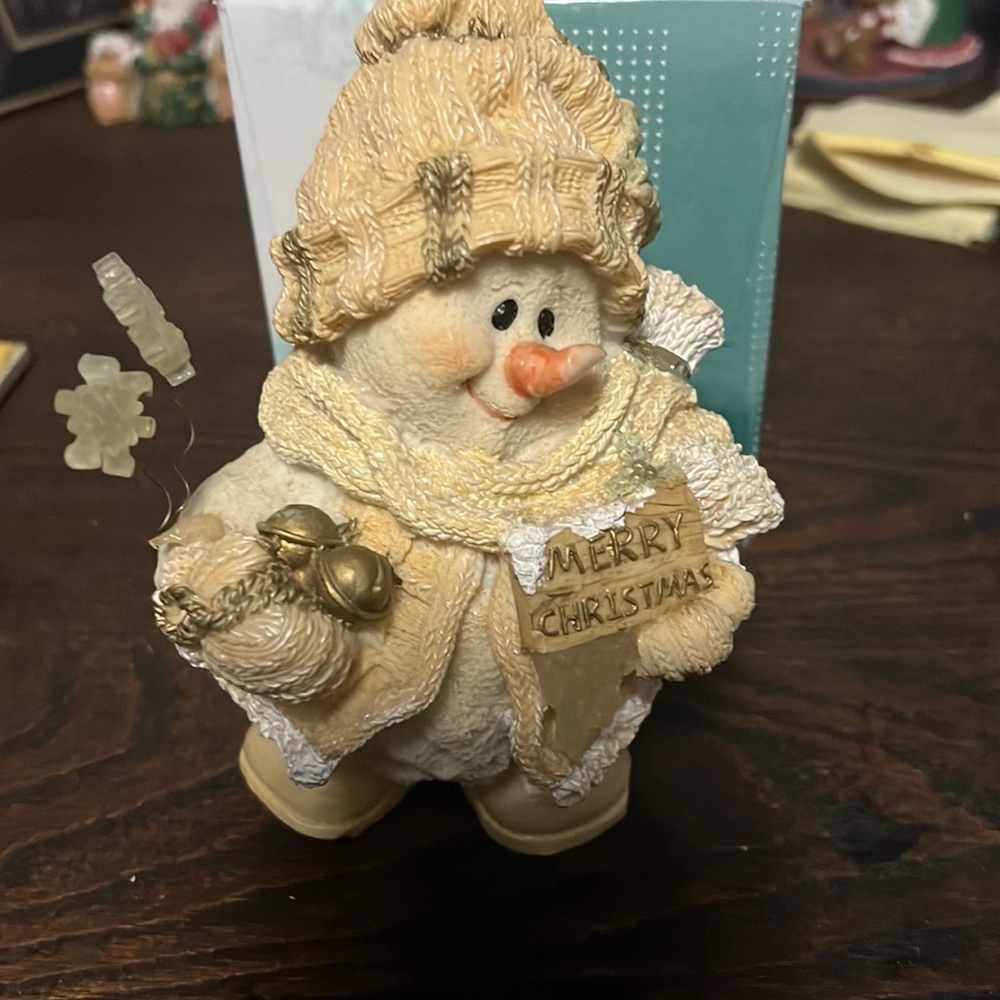 Beige snowman